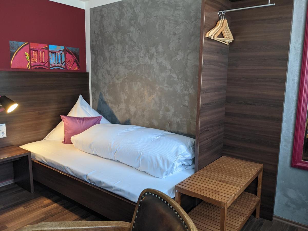 Hotel Baeren Marbach am Neckar Bagian luar foto