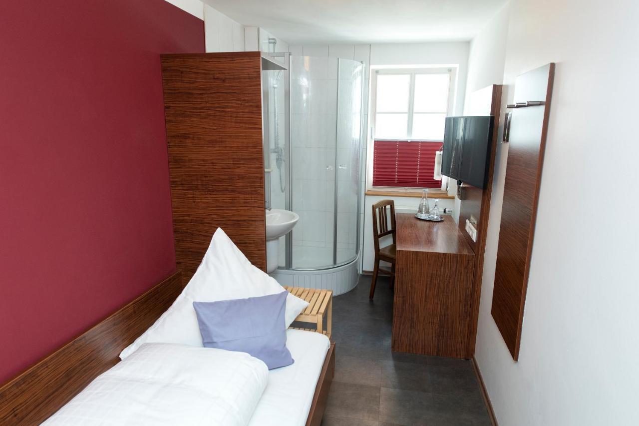 Hotel Baeren Marbach am Neckar Bagian luar foto