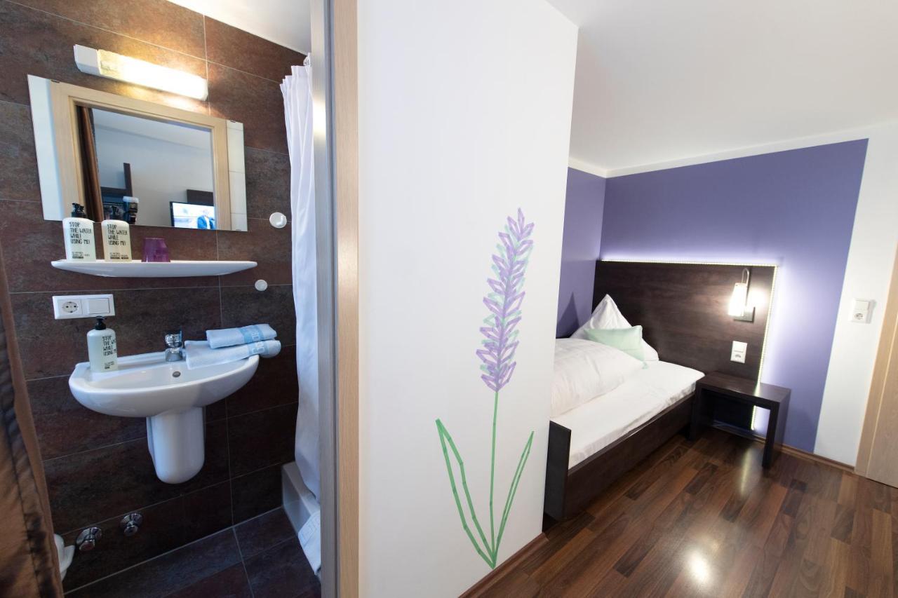 Hotel Baeren Marbach am Neckar Bagian luar foto