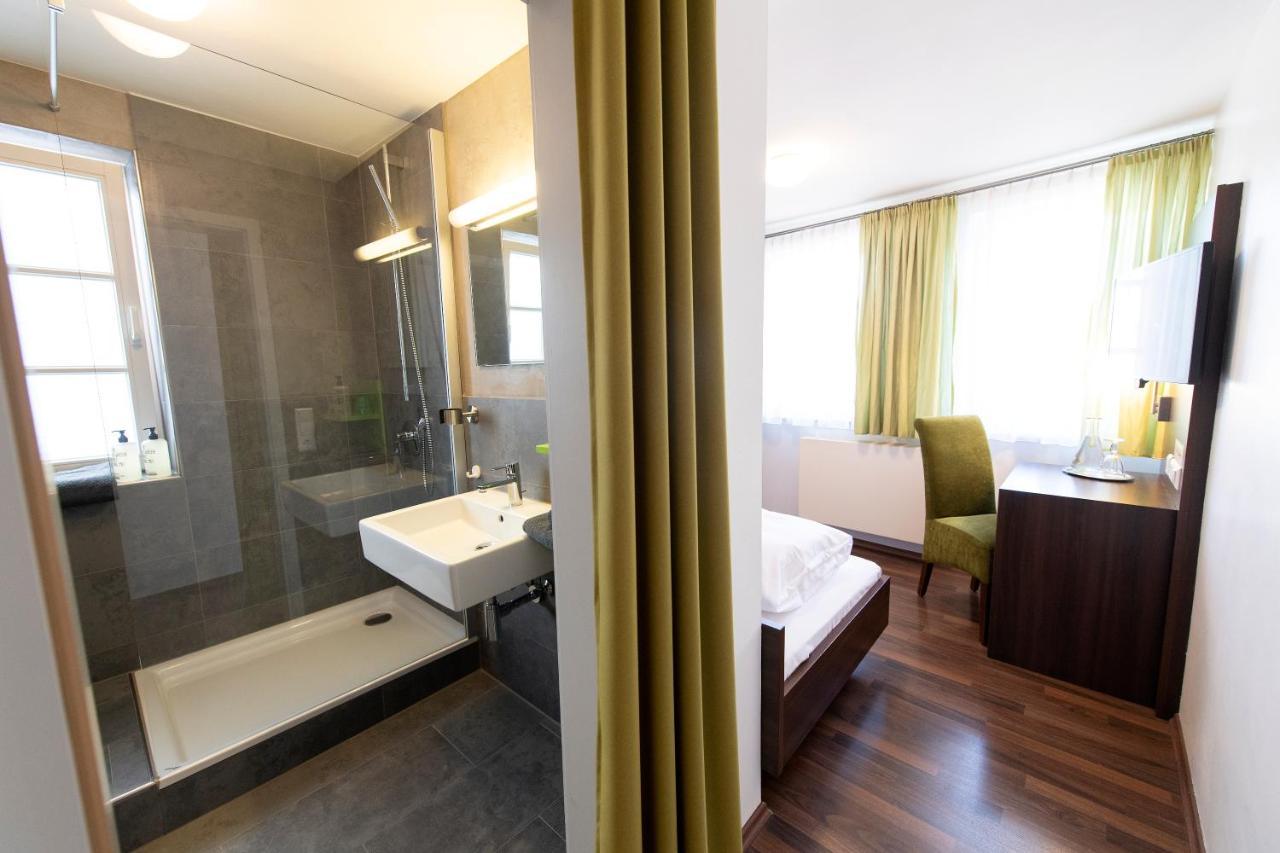 Hotel Baeren Marbach am Neckar Bagian luar foto